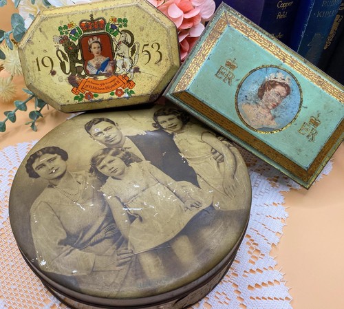Vintage royal commemorative - 3,
