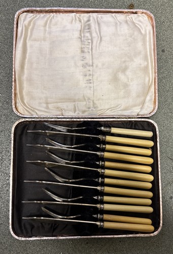Vintage epns fish cutlery - 12,