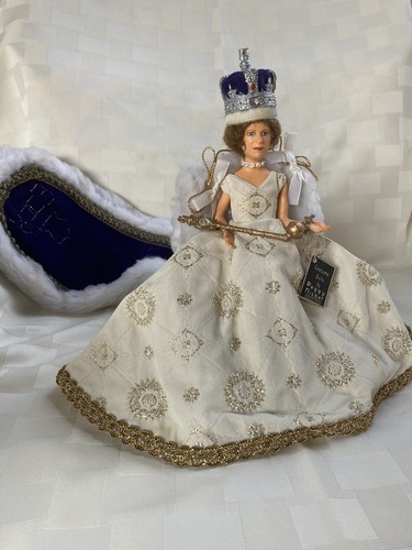 Queen elizabeth doll - elizabeth, ii