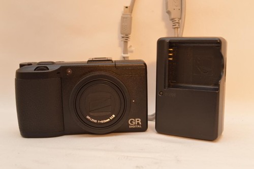 Ricoh digital iii compact - gr,