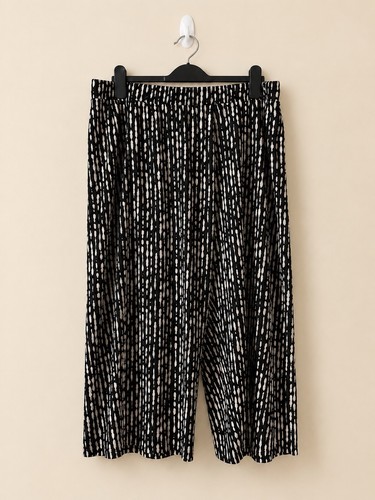 Bnwt bonmarche black white - bnwt,