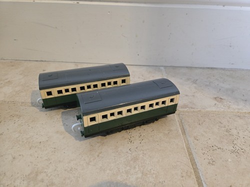 Green express coaches - 2x,