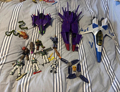 Buzz lightyear action figure - action,