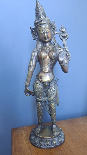 Standing tara old vintage - standing,
