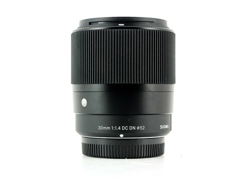 Sigma 30mm dc - 30mm, f1.4