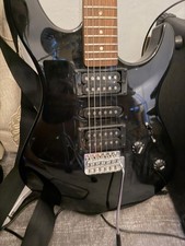 Yamaha ERG 121 C guitar and