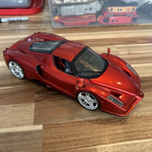 Hot wheels enzo ferrari - enzo, whips