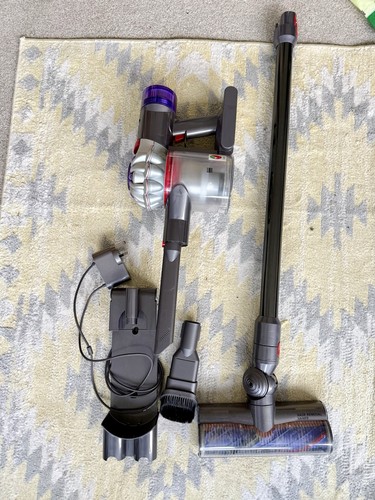 Dyson cordless vacuum - dyson, v8