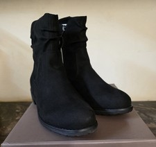 Pavers Zipped Black Ankle