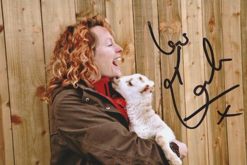 Kate humble hand signed 6x4 - hand,
