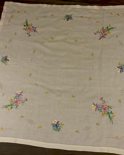 Vintage white linen square - white,