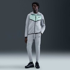 Wolf Grey Tech Fleece Full