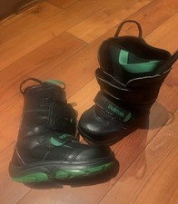 Children Unisex UK size 12 Black Velcrow Snowboarding Boots