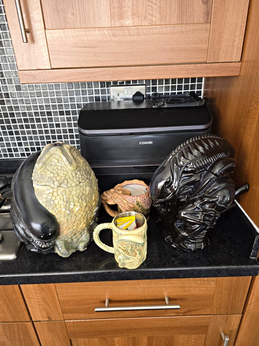 Alien franchise collectables - franchise,