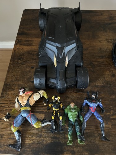 Bat mobile and figures - bat,