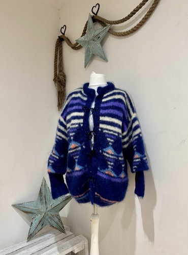 Gorgeous hand knit vintage - hand,