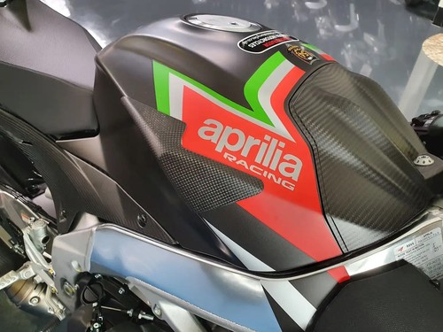 Carbon tank fairing - tank,