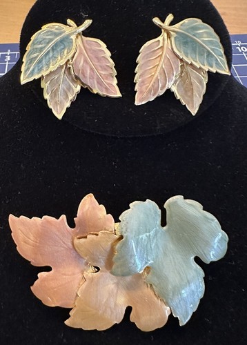 Vintage green peach enamel - &,