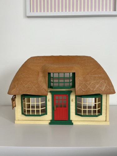 Sylvanian families meadow - families,