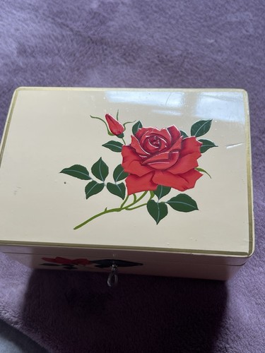 Musical jewellery box - jewellery,