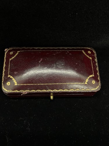 Antique burgundy leather - burgundy, gold