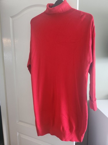Size medium red - f&f, turtleneck