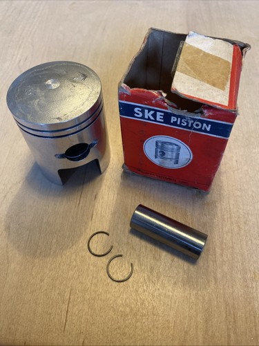Ske suzuki gt250 piston - suzuki,