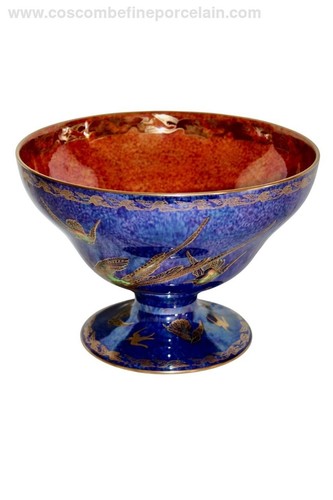 Large wedgwood melba - wedgwood, center