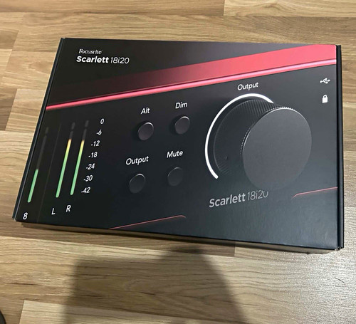Focusrite scarlett 18i20 4th - focusrite,