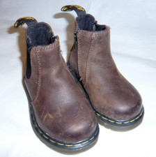 Dr. Martens Shenki Brown