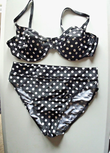Black white spot - white,