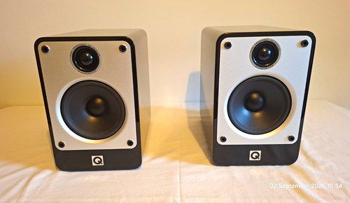 Gloss black acoustics - q,