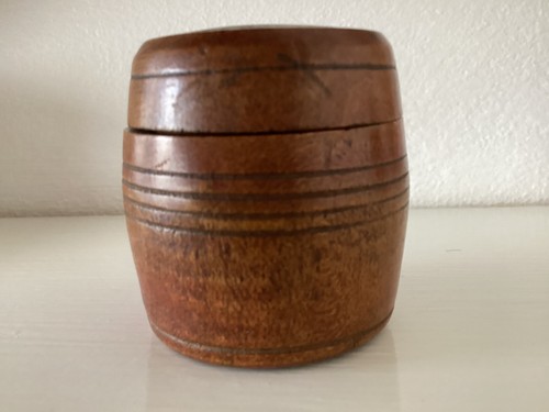 Treen the shape a small - of,