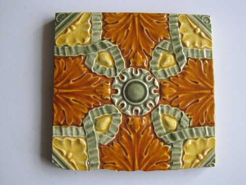 Antique pilkingtons relief - 6",
