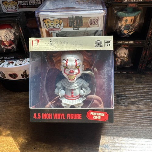 Chapter two vinyl figure - it,