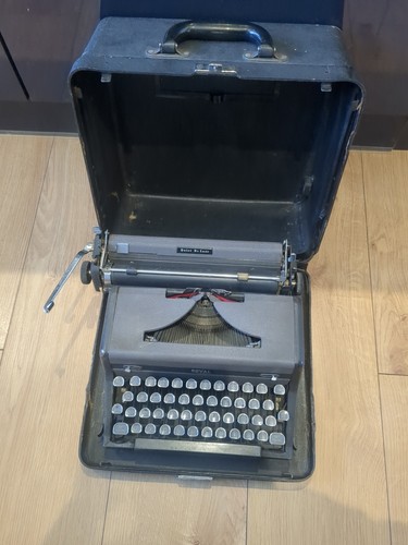1940 vintage royal - 1940’s,