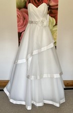 20 ? Serena by Hollywood Dreams  |  Size 12  |   Ivory Organza Wedding Dress