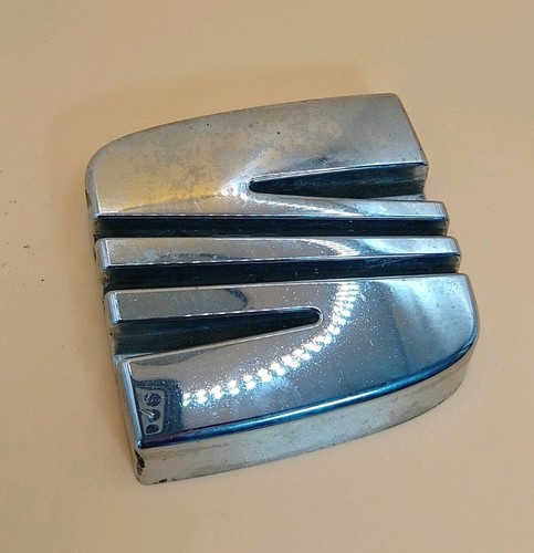 Seat front bumper radiator - front,
