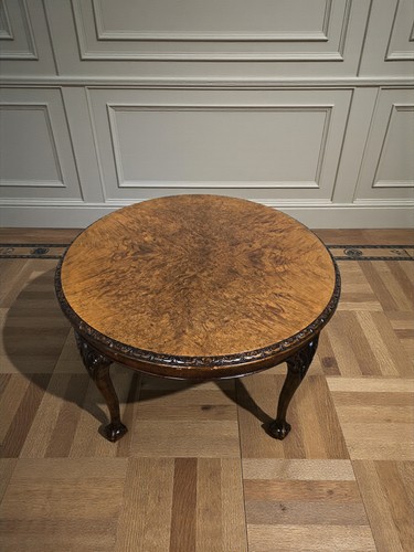 Antique style burr walnut - an,