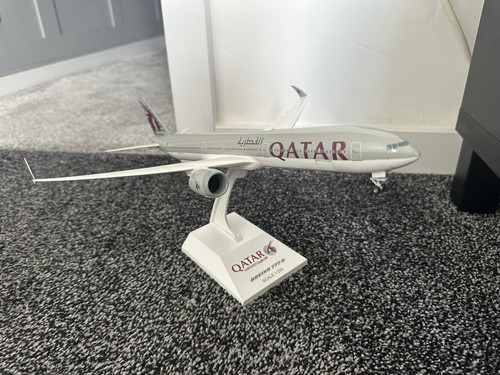 Skymarks qatar airways boeing - qatar,