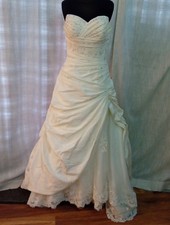 Wedding dress size 10 ivory