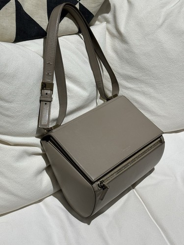 Givenchy medium beige pandora - givenchy,