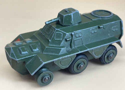 Dinky toys 676 saracen - toys,