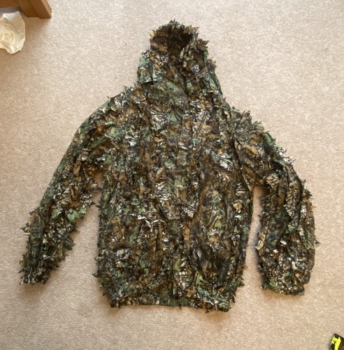 Leaf camouflage suit - 3d,