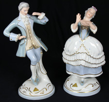 Rococo dancing couple