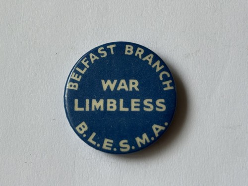 Ww2 tin badge m - ww2,