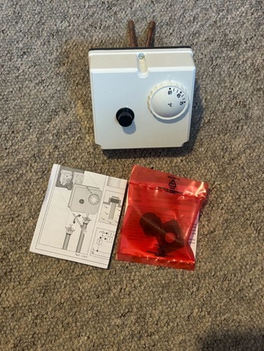 Cylinder thermostat for - cylinder,