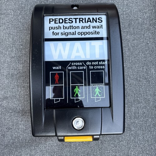 Pedestrian crossing wait - crossing,