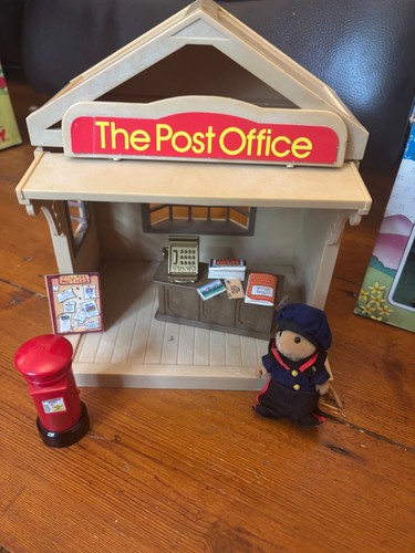 Sylvanian families post - families,