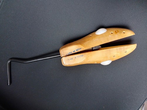 Wooden shoe tree stretcher - shoe, (uk